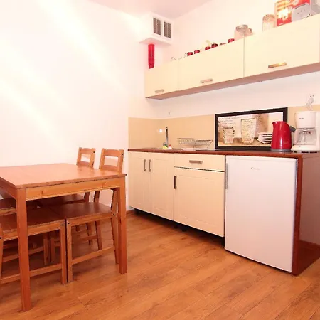 - Zdrojowa Apartament *